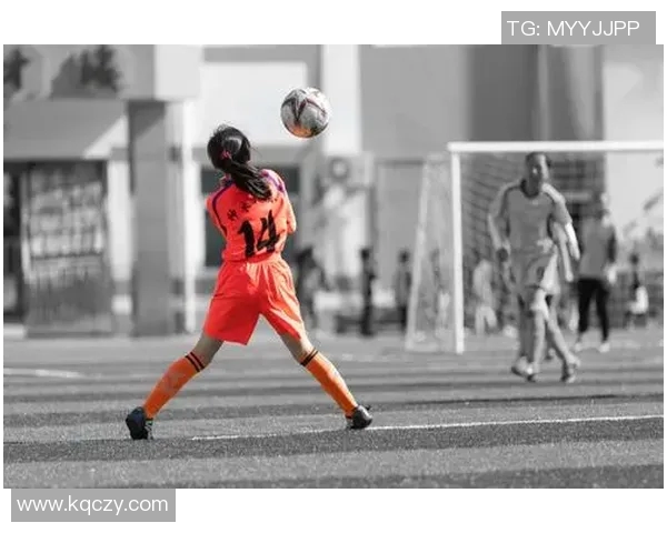 小个子足球明星女性的奋斗与荣耀展现了不屈的精神与无限的可以能性