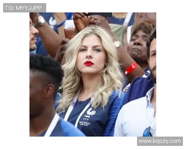 欧洲足球明星的另一面:那个们妻子的优雅写真集