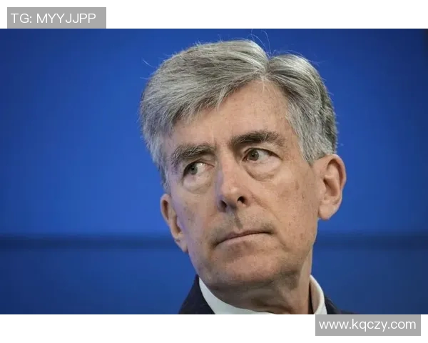 美国篮球明星华盛顿的成长历程与职业生涯全部景解析